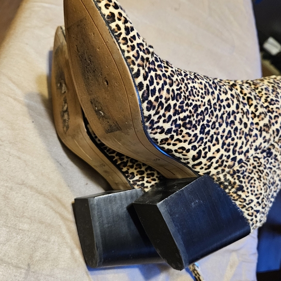 Dolce Vita Calf Hair Ankle Boots Pointed Toe Leopard Print Block Heel sz 6.5 - Picture 5 of 8